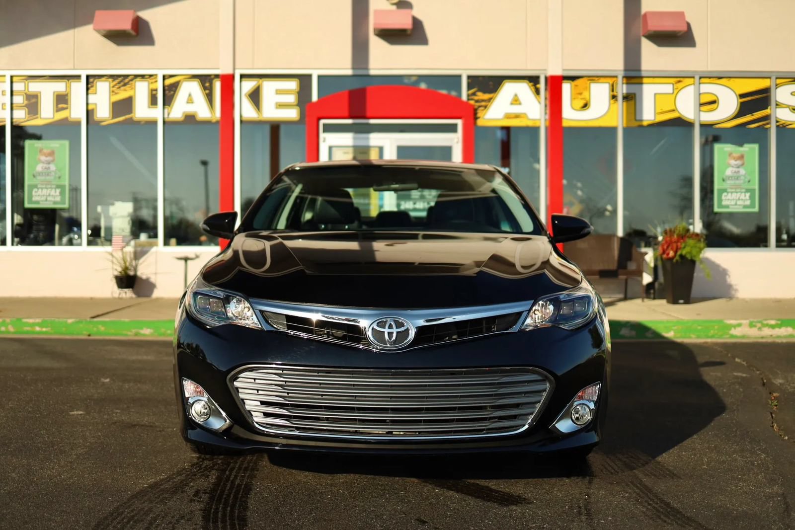 Used 2016 Toyota Avalon FWD image 2