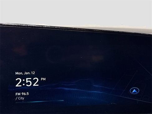 Used 2024 Hyundai Elantra SEL image 17