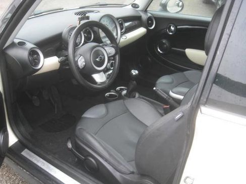Used 2010 MINI Cooper Clubman Hardtop image 16