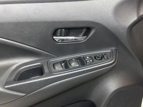 Used 2025 Nissan Versa SV FWD image 21