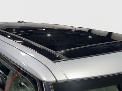 Used 2015 Land Rover Range Rover Supercharged image 16