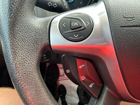 Used 2014 Ford Focus SE w/ SE Winter Package FWD image 18