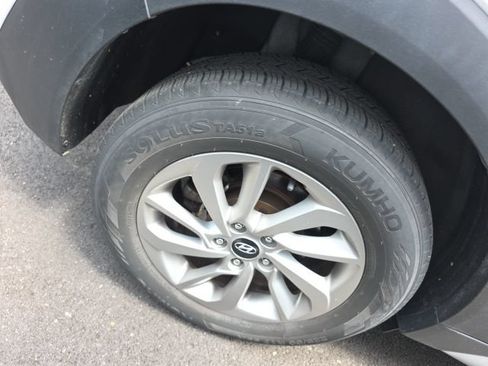 Used 2017 Hyundai Tucson SE w/ SE Popular Package 02 AWD/4WD image 6