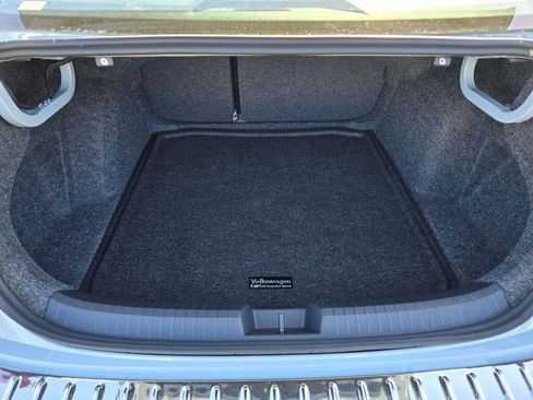 New 2026 Volkswagen Jetta SE FWD image 15