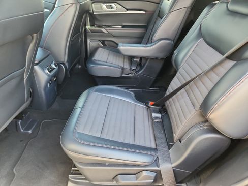 Used 2025 Ford Explorer ST-Line AWD/4WD image 11