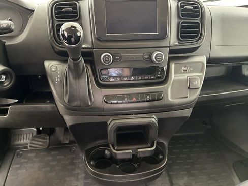 Used 2025 RAM ProMaster 2500 w/ Convenience Group FWD image 19