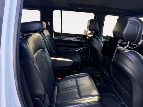 Used 2023 Jeep Wagoneer Series II image 11