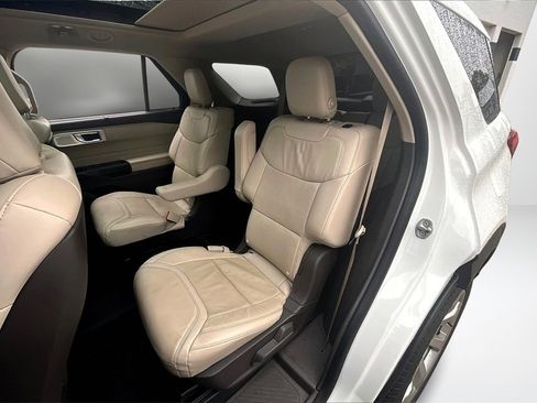 Used 2020 Ford Explorer Platinum w/ Premium Technology Package image 22