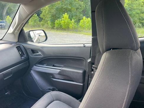 Used 2021 Chevrolet Colorado LT w/ Fleet Safety Package RWD image 18