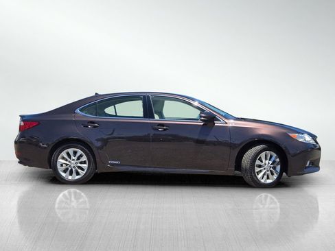 Used 2013 Lexus ES 300h w/ Luxury Pkg FWD image 4