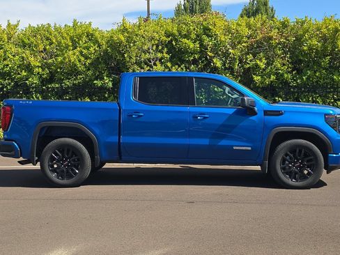Used 2024 GMC Sierra 1500 Elevation AWD/4WD image 3