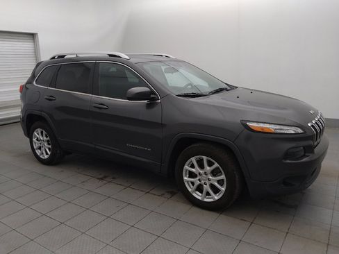Used 2017 Jeep Cherokee Latitude image 11