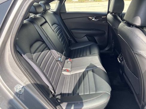 Used 2022 Kia Forte GT FWD image 13
