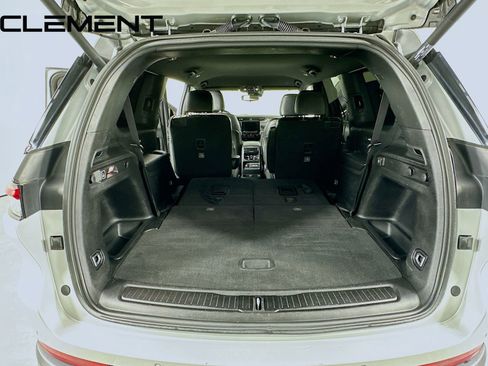 Used 2023 Jeep Grand Cherokee L Laredo image 11