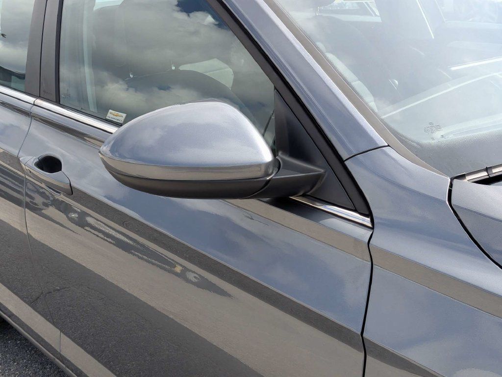 Used 2025 Volkswagen Jetta SE FWD image 10