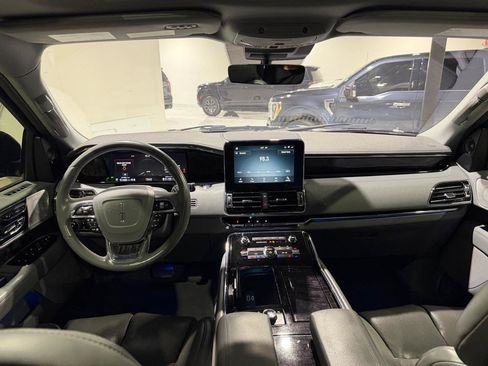 Used 2020 Lincoln Navigator Reserve w/ Luxury Package AWD/4WD image 22