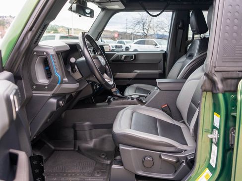 Used 2022 Ford Bronco Black Diamond image 11