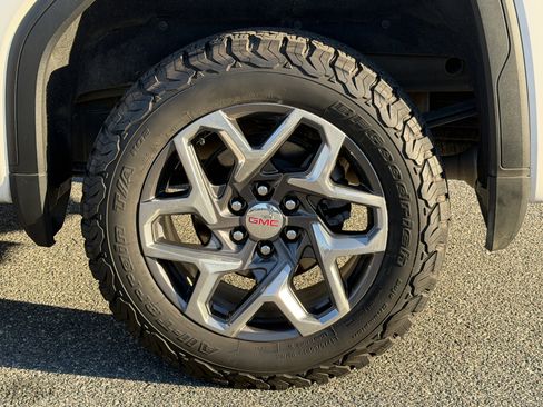 Used 2023 GMC Sierra 1500 SLT w/ SLT Premium Plus Package image 14