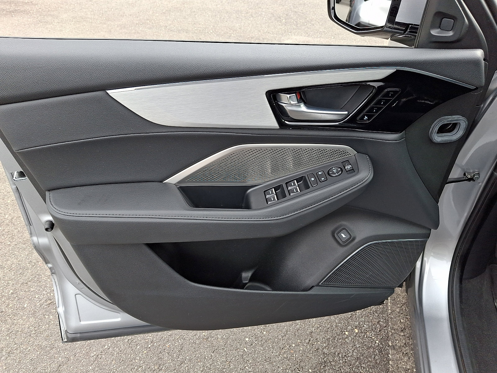 Certified 2024 Acura MDX SH-AWD image 12