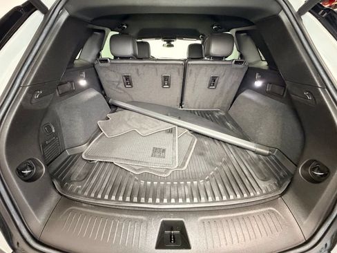 Used 2022 Cadillac XT5 Luxury AWD/4WD image 7