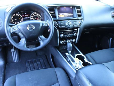 Used 2020 Nissan Pathfinder S FWD image 16