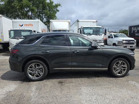 Used 2025 Genesis GV70 2.5T image 8