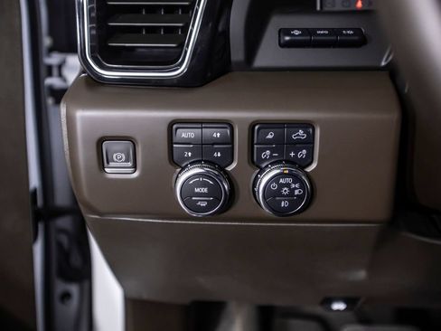 Used 2023 GMC Sierra 1500 Denali w/ Denali Reserve Package AWD/4WD image 34