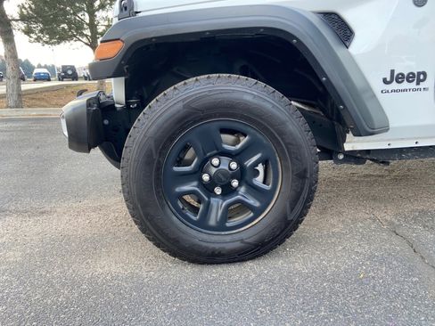 Used 2023 Jeep Gladiator Sport image 26