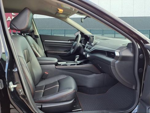 Used 2024 Nissan Altima 2.5 SR image 15