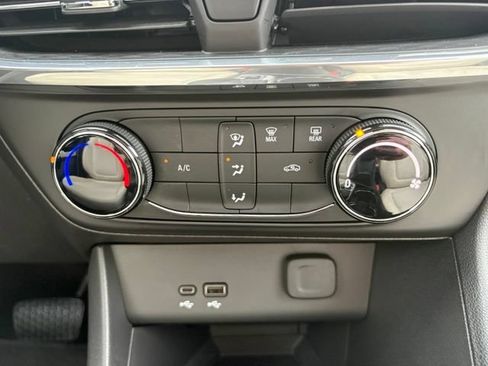 Used 2024 Buick Encore GX Preferred FWD image 27
