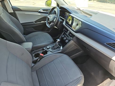 Used 2023 Volkswagen Taos SE AWD/4WD image 11