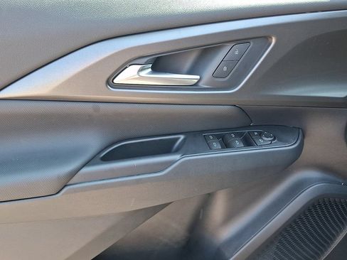 Used 2026 Chevrolet Equinox EV LT w/ Comfort Package FWD image 12