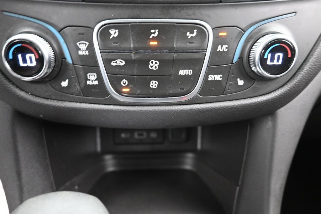 Used 2024 Chevrolet Equinox LT AWD/4WD image 19