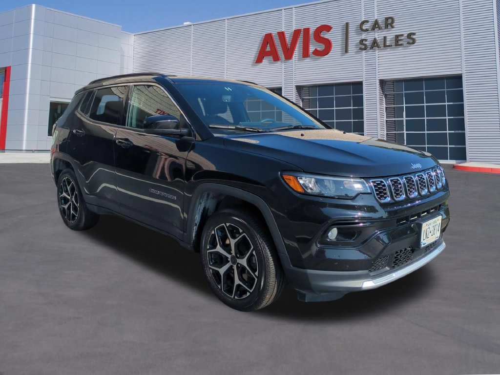 Used 2025 Jeep Compass Limited AWD/4WD image 3