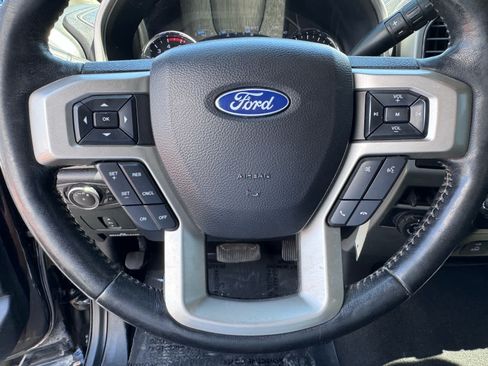 Used 2020 Ford F450 Lariat w/ Lariat Value Package AWD/4WD image 31