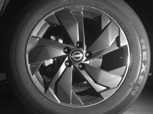 Used 2025 Nissan Rogue SV FWD image 12