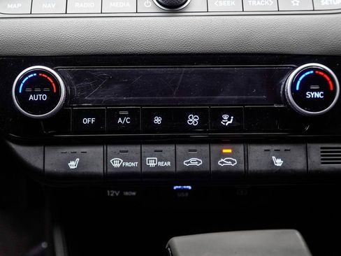 Used 2024 Hyundai Elantra SEL w/ Convenience Package image 19