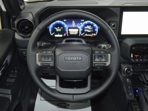 Used 2025 Toyota Land Cruiser image 38
