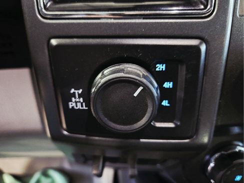 Used 2020 Ford F350 XLT w/ XLT Premium Package AWD/4WD image 35