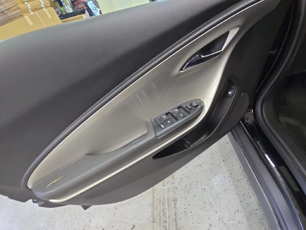 Used 2014 Chevrolet Volt FWD image 31