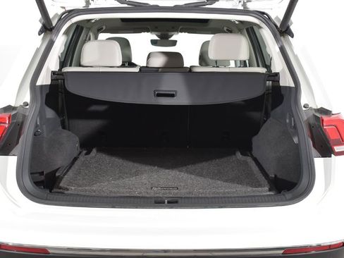 Used 2020 Volkswagen Tiguan SEL image 5