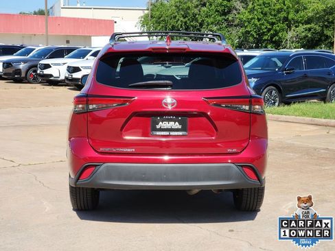Used 2021 Toyota Highlander XLE FWD image 7