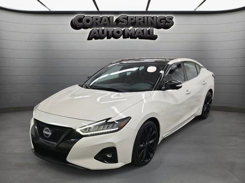 Certified 2023 Nissan Maxima SR w/ Sport Mat Group image 3