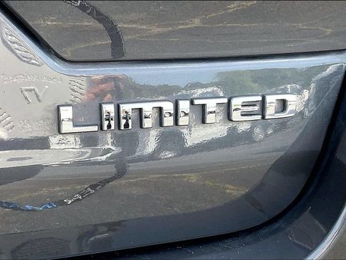 Used 2023 Jeep Grand Cherokee Limited RWD image 25