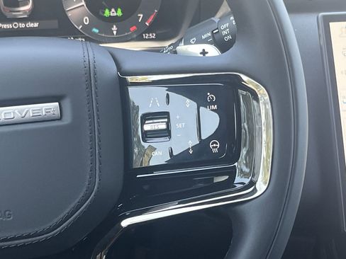 New 2026 Land Rover Range Rover Velar Dynamic SE image 16