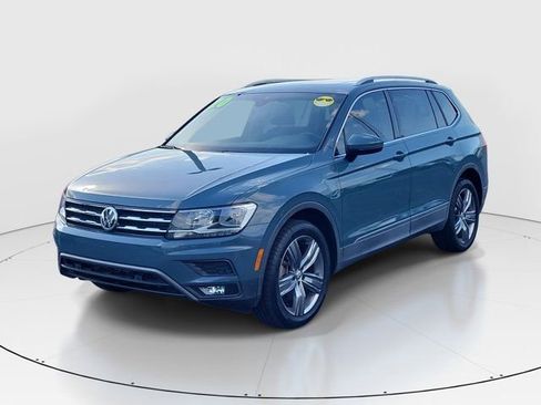Used 2020 Volkswagen Tiguan SE image 31