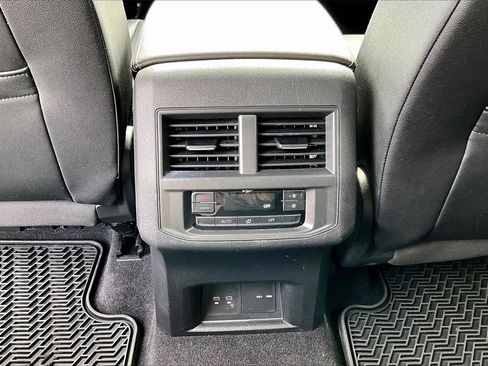 Used 2021 Volkswagen Atlas SE image 16