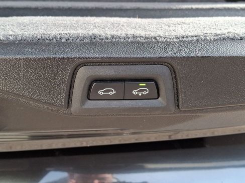 Used 2020 BMW X7 xDrive40i w/ Premium Package image 32