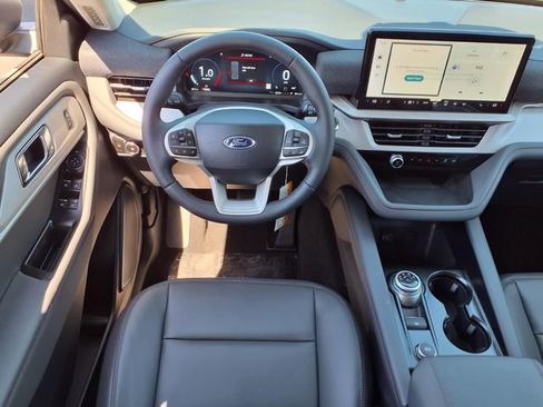 New 2026 Ford Explorer Active w/ Active Comfort Package RWD image 6