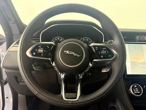 New 2026 Jaguar F-PACE R-Dynamic S image 23
